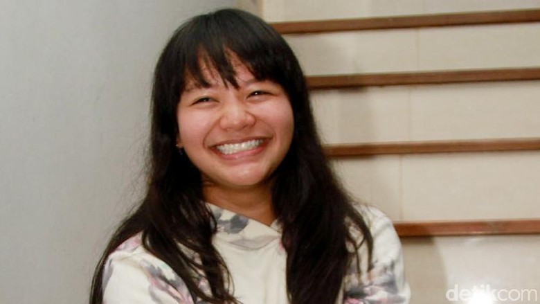 Amel Carla Deg-degan Kembali ke Sekolah